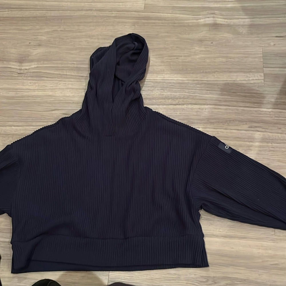 Alo cropped Muse hoodie